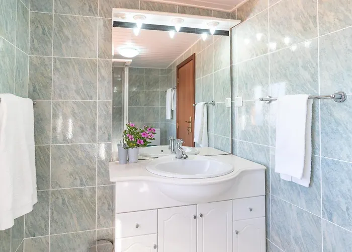 Casa Da Mae Do Raivinha * Arco da Calheta